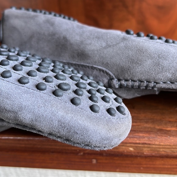 Tod’s Gommino driving shoes suede grey 35 EUC - Picture 3 of 6